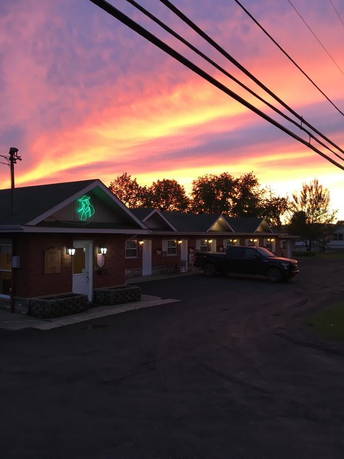 Motel Exquise Coaticook Luaran gambar